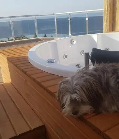 Sea Wave House شقة *
