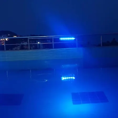 Sea Wave House شقة *